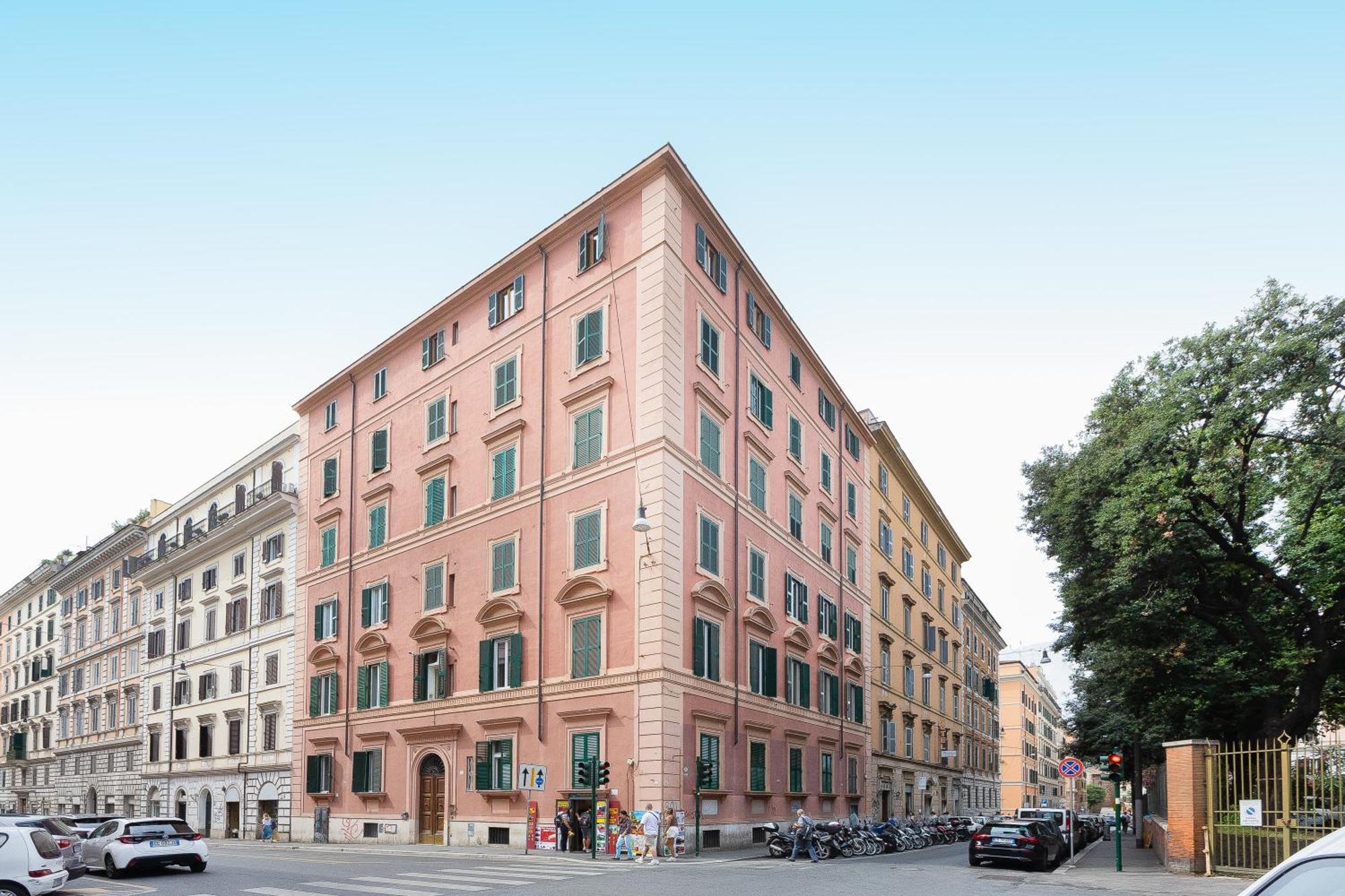 Iron Cityaus Termini Roma Exterior foto